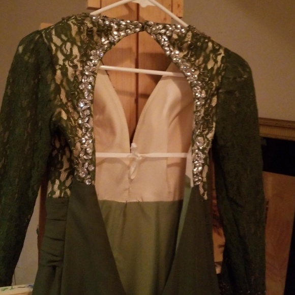 Custom gown - Picture 5 of 5